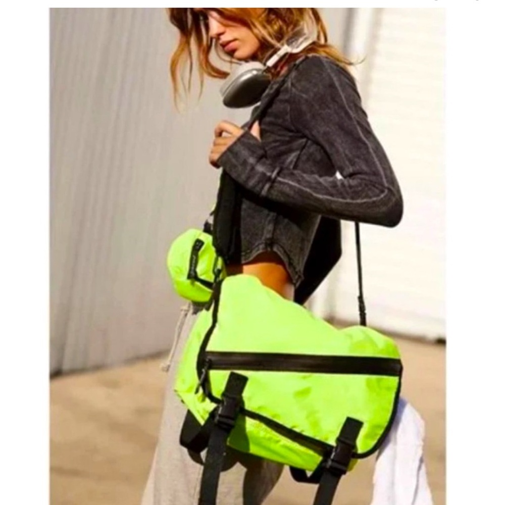 FREE PEOPLE Move It Messenger Bag